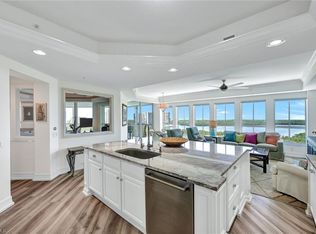 295 Grande Way APT 403, Naples, FL 34110