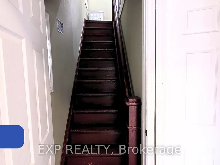 1562 Jane St — Photo 5