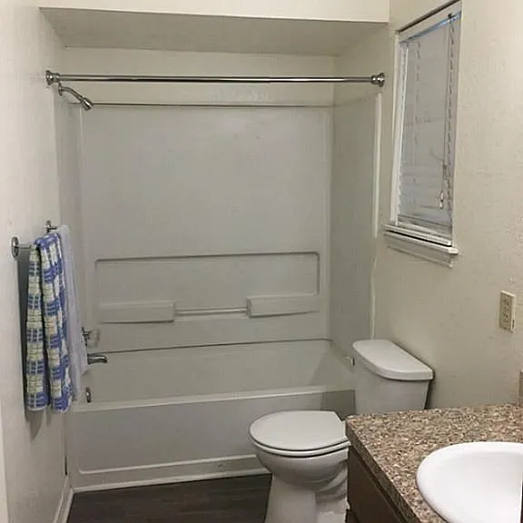 2402 Sycamore Ave #B3 — Photo 13