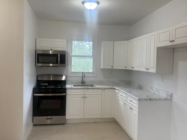 828 S 15th St #2R, Newark, NJ 07108