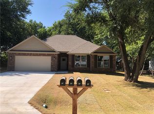 49 Old Depot Rd, Farmington, AR 72730