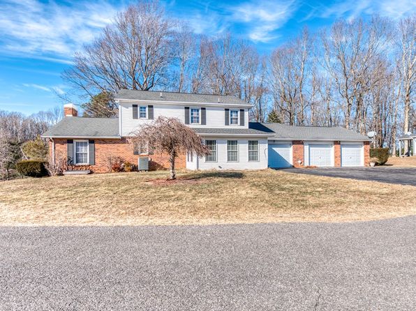 1386 Rocky Hollow Rd, Atkins, VA 24311