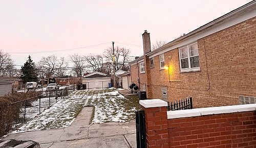 2nd image of 439 W 96th Pl