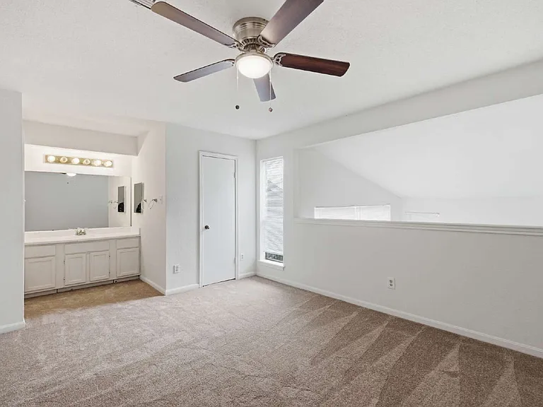 11217 Briar Forest Dr — Photo 15