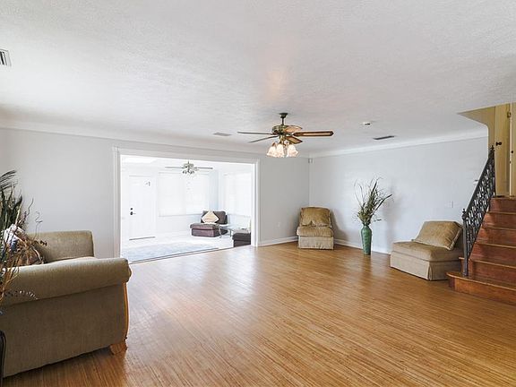 5th image of 13653 Lake Blvd