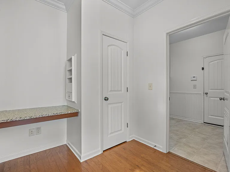 729 Lake Artesia Ln — Photo 27
