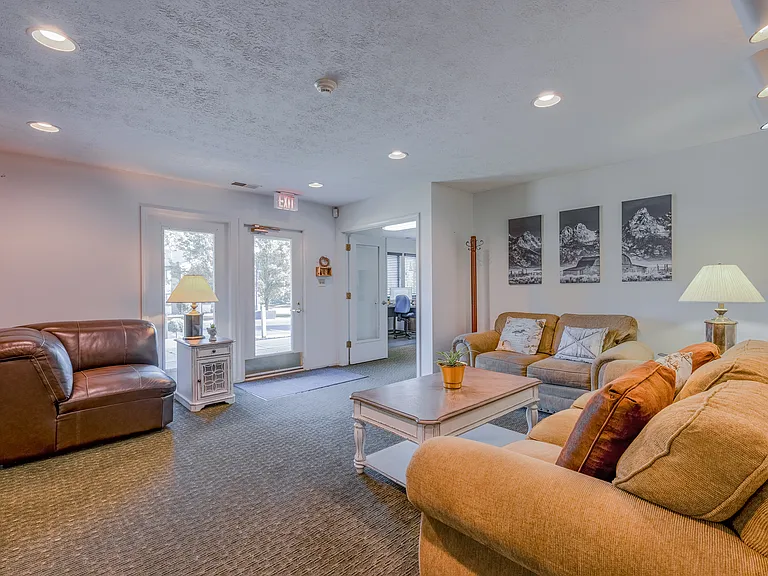 1180 Horseshoe Dr — Photo 11