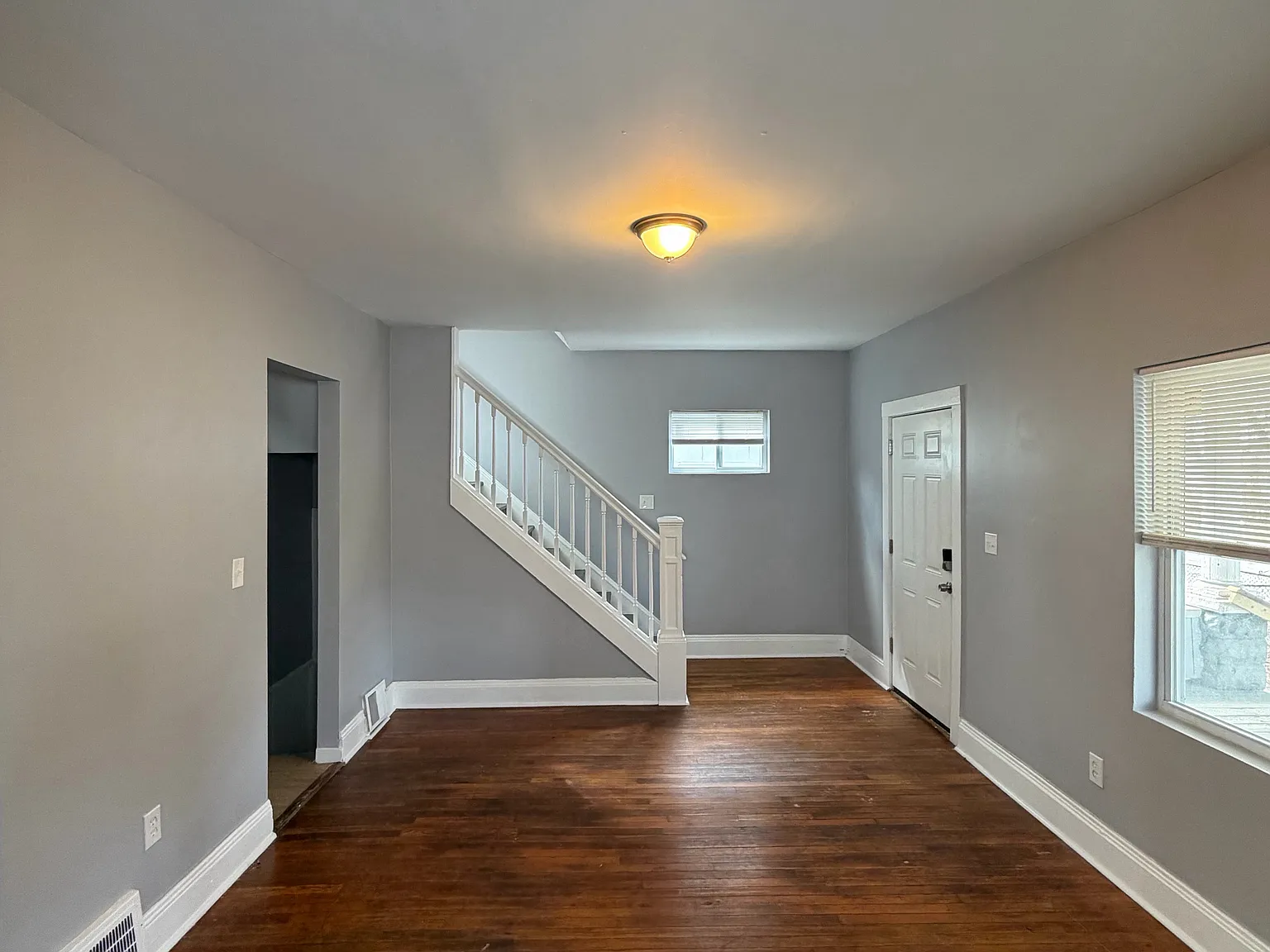3 bed, 1316 sqft, $1,200 — Photo 2