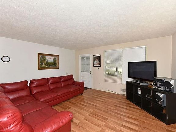 3rd image of 2634 Linnwood Dr SE
