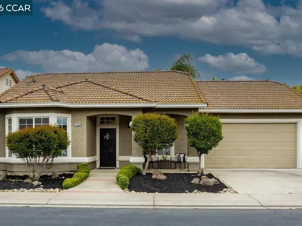 2408 Amber Elm Dr, Modesto, CA 95355