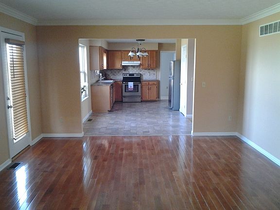 Family, kitchen, brkfst room