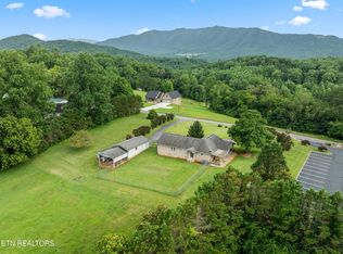 7197 Old Tuckaleechee Rd, Townsend, TN 37882