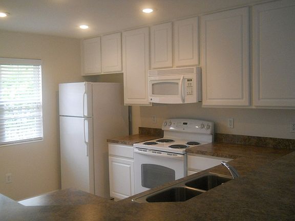 4th image of 7497 Cherry Brook Dr