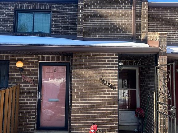 4th image of 3422 Summit Ct NE