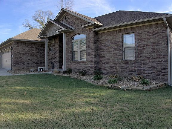 5th image of 236 Redwood Ln