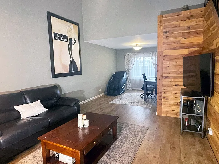 2508 Yarrow Ln — Photo 3