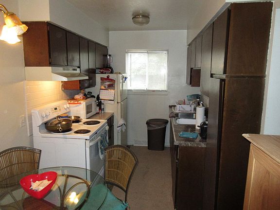 2nd image of 4992-4994 Fuller Ave SE
