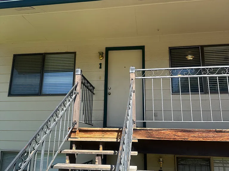 300 N Pacific St #1 — Photo 7
