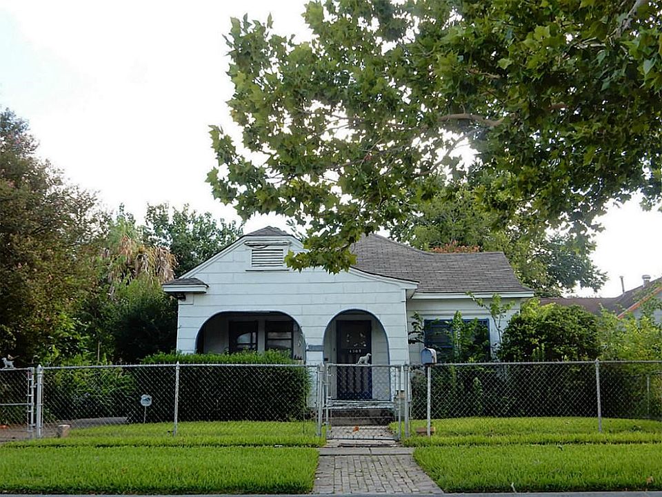 4305 Harby St. is close to Downtown, U of H, and all that EaDo has to offer with it s up and coming scene!