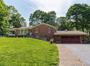 3031 Shadybrook Ln, New Albany, IN 47150