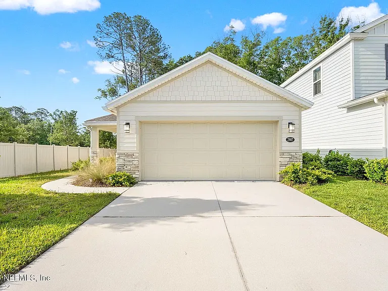 2907 Lucille Ln — Photo 3