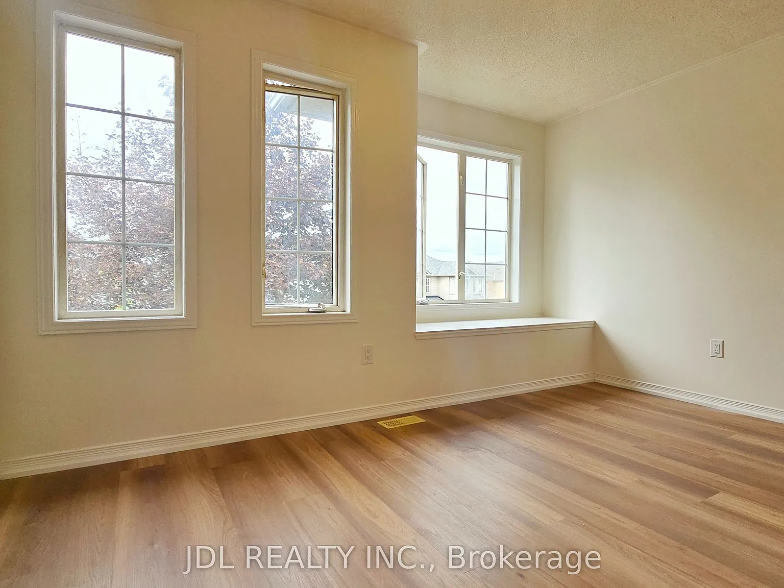 3 bed, $3,400 — Photo 3