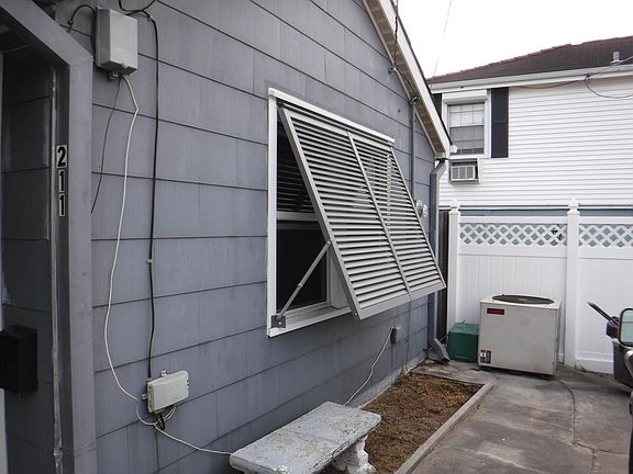 2nd image of 211 Claiborne Ct