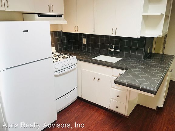 3rd image of 668 Loma Verde Ave #2