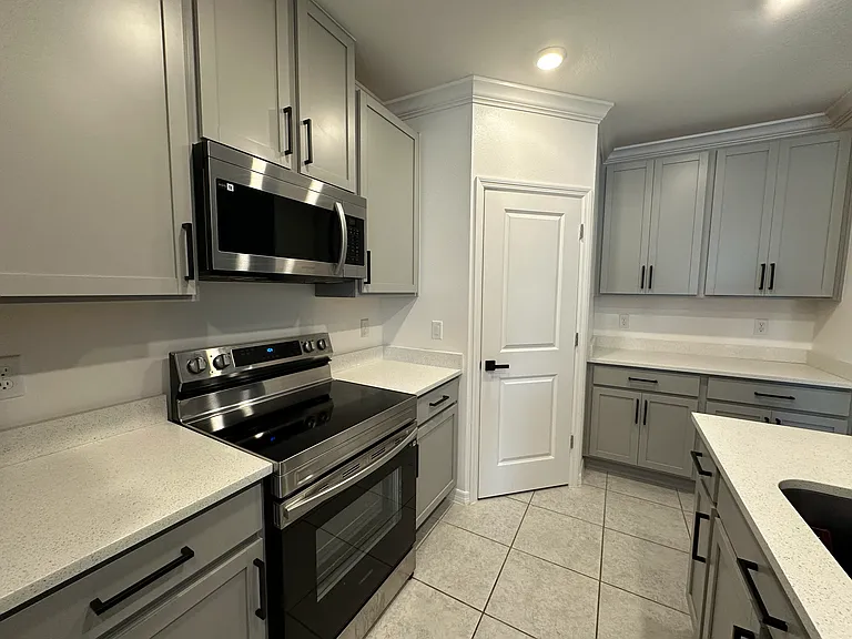 5551 Maddie Dr — Photo 16