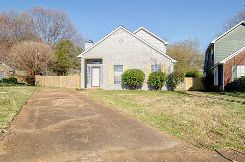 2822 Laura Cir E Photo 1