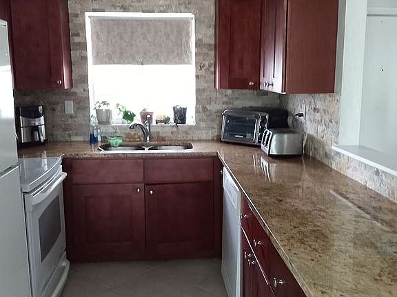 4th image of 100 Valley Stream Dr APT 205