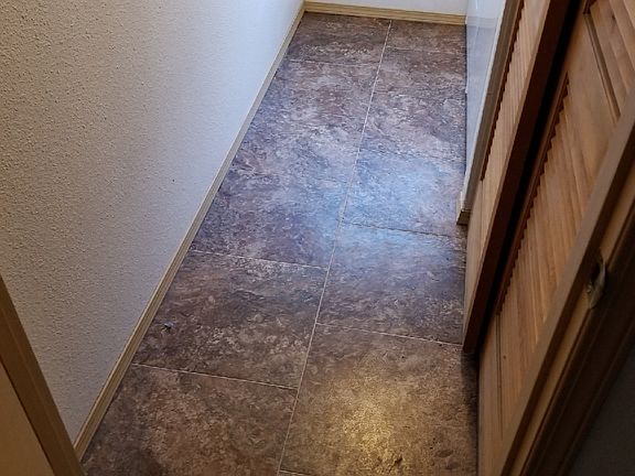 5th image of 605 186th St E