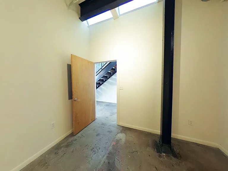 1011 W Marshall St #120 — Photo 7