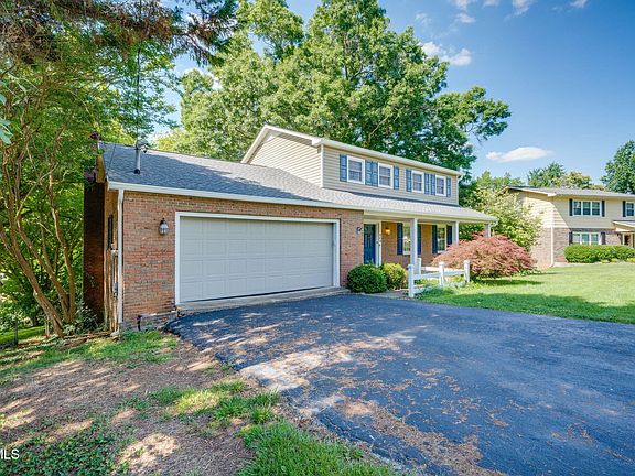 2nd image of 209 Coralwood Dr