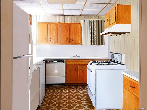 5th image of 431 Park Hill Ave
