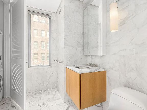 5th image of 18 W 48th St APT 11B