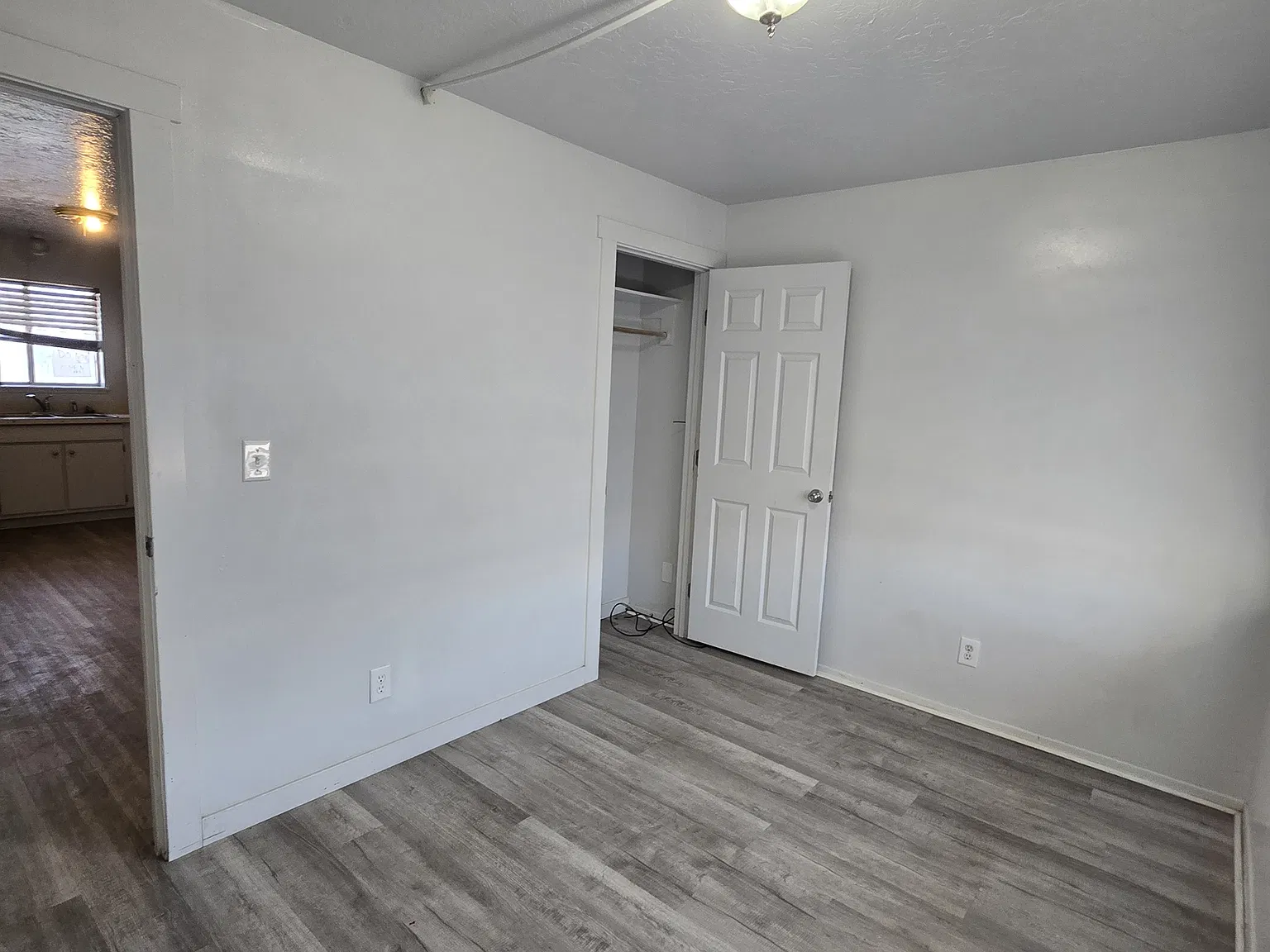 ID - 1070 McKinley Ave - LB - . — Photo 3
