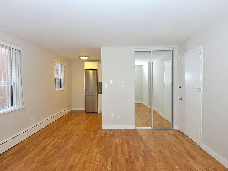 265 Russell Hill Rd — Photo 18