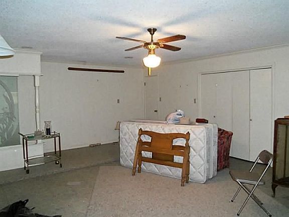 3rd image of 4542 Us Highway 277 S
