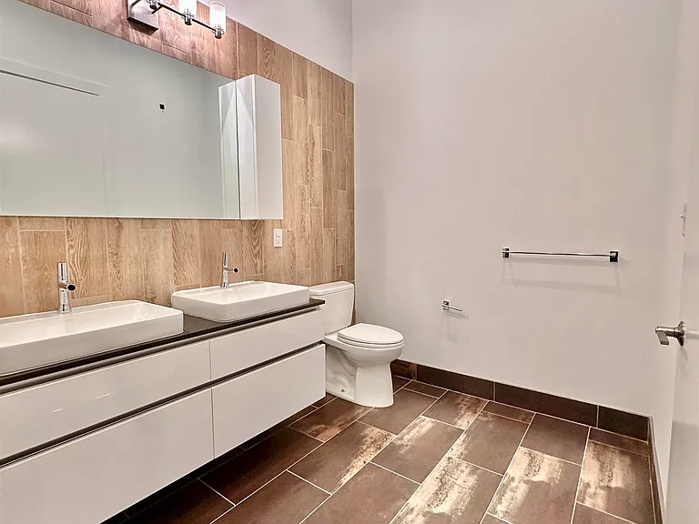 8 Erie St #203 — Photo 17