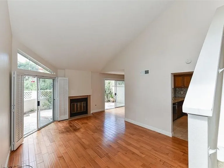 131 Stanford Ct #42 — Photo 5
