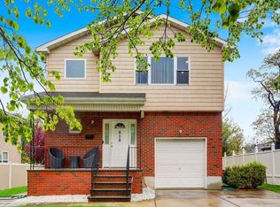 618 Baldwin Ave, Baldwin, NY 11510