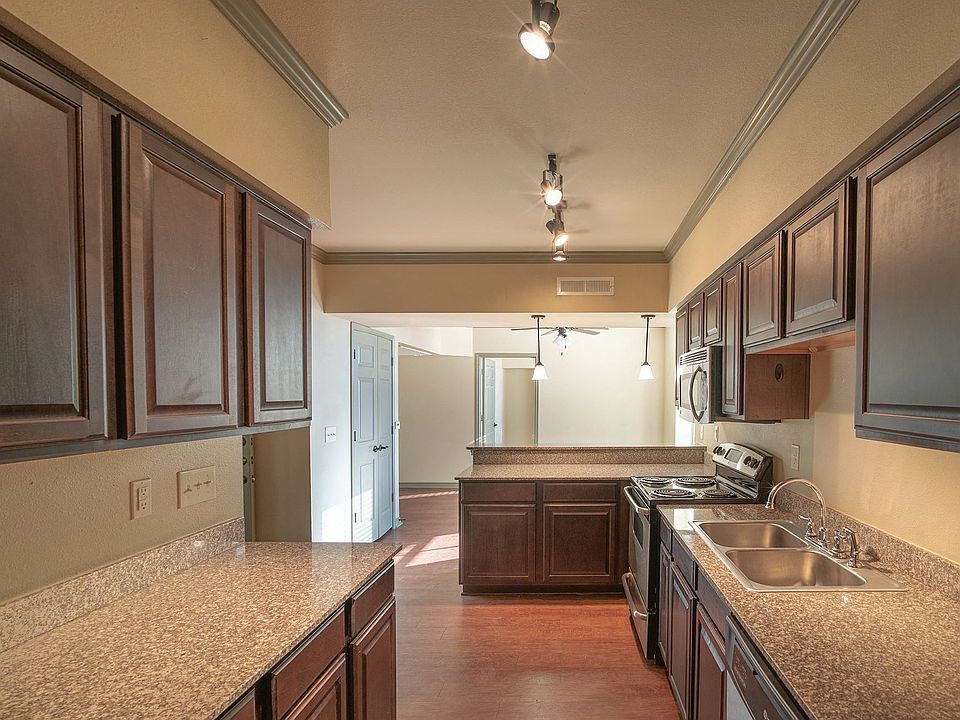 1st image of 2101 Church St #208