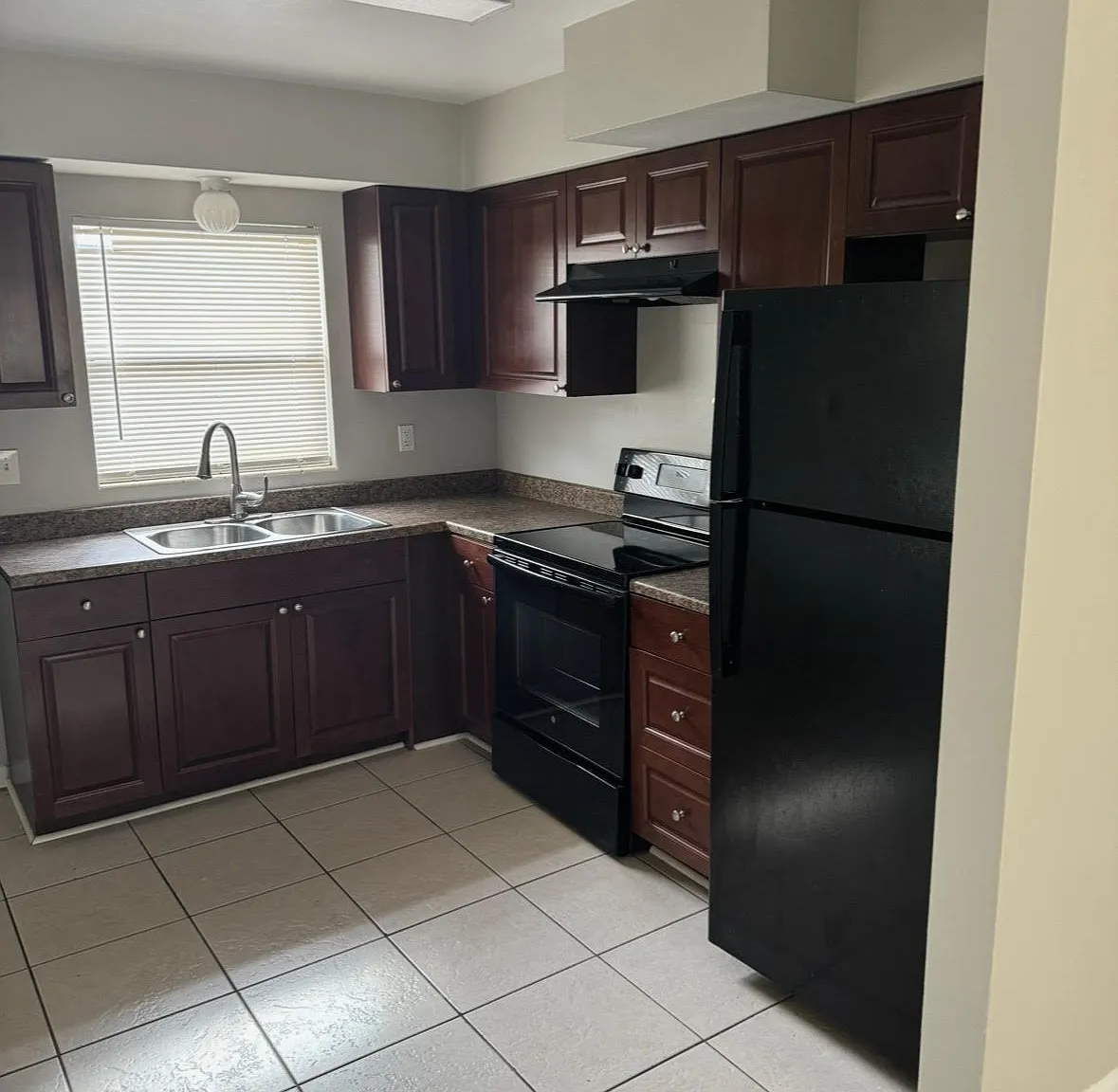 2 bed, 832 sqft, $1,900 — Photo 4