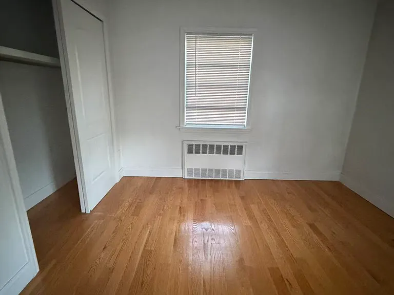 15-17 200th St #2 — Photo 2