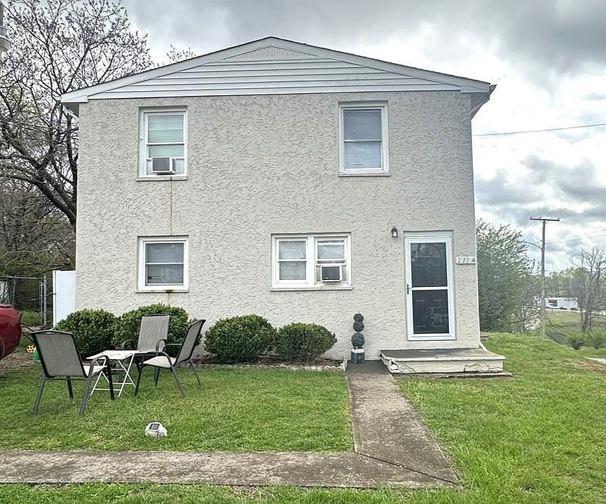 1st image of 211 Sellers St