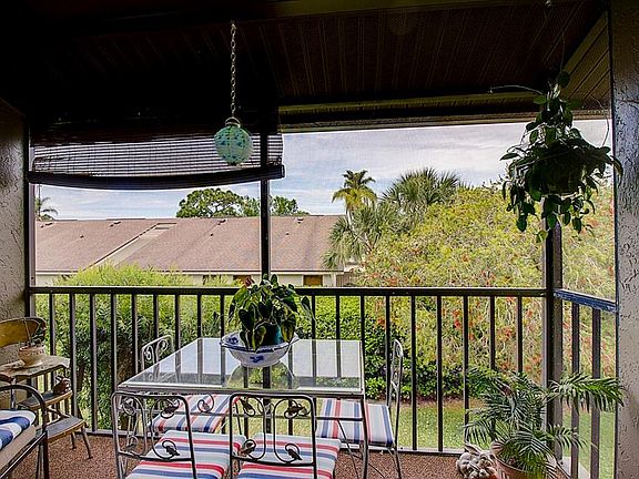 4th image of 935 Capri Isles Blvd APT 52