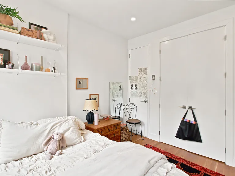 226 Moffat St #2F — Photo 7