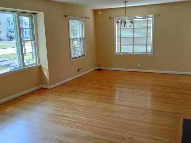 2164 Westfall Rd — Photo 11