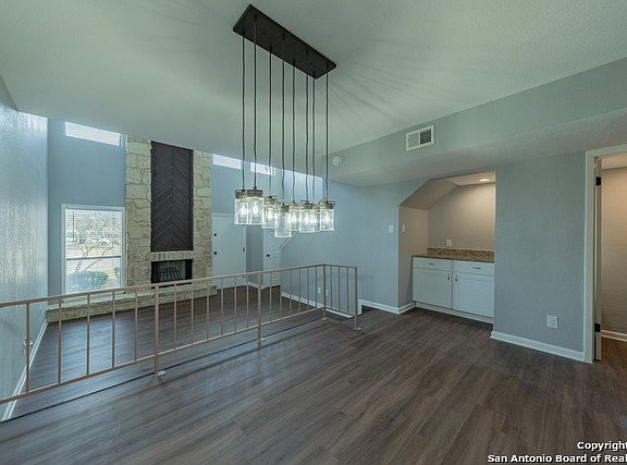 3rd image of 3843 Barrington St APT 128